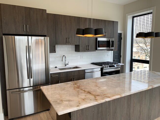 Kitchen (typical) - 1100 W Polk St