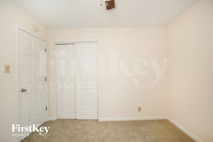 Building Photo - 5289 Breakers Way