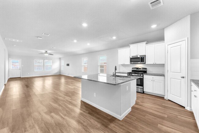 Building Photo - 1044 Raceland Rd