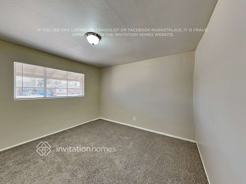 Building Photo - 3608 W Sierra Vista Dr