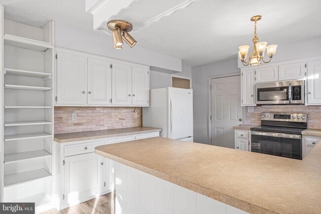 Building Photo - 521 Harbor Rd