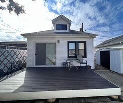 Building Photo - 4358 N Oak Park Ave