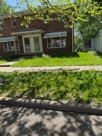 Building Photo - 2 bedroom townhouse twinplex