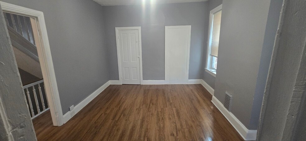 Building Photo - 404 Rutherford Ave