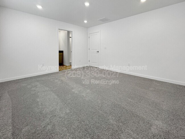 Building Photo - 4119 W Perspective St