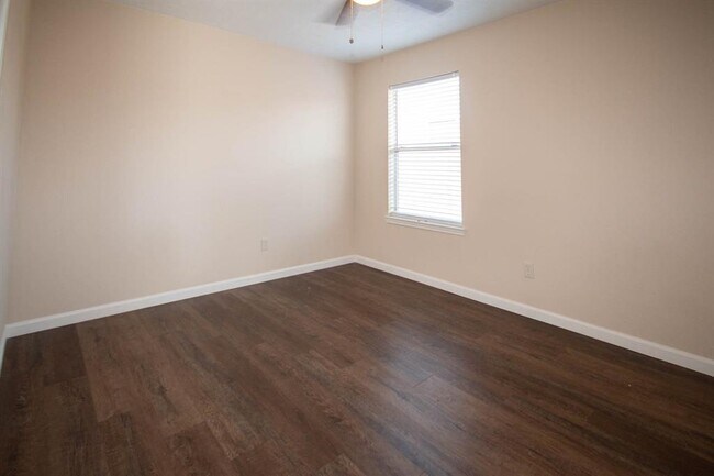 Building Photo - 17414 Big Oaks Grove