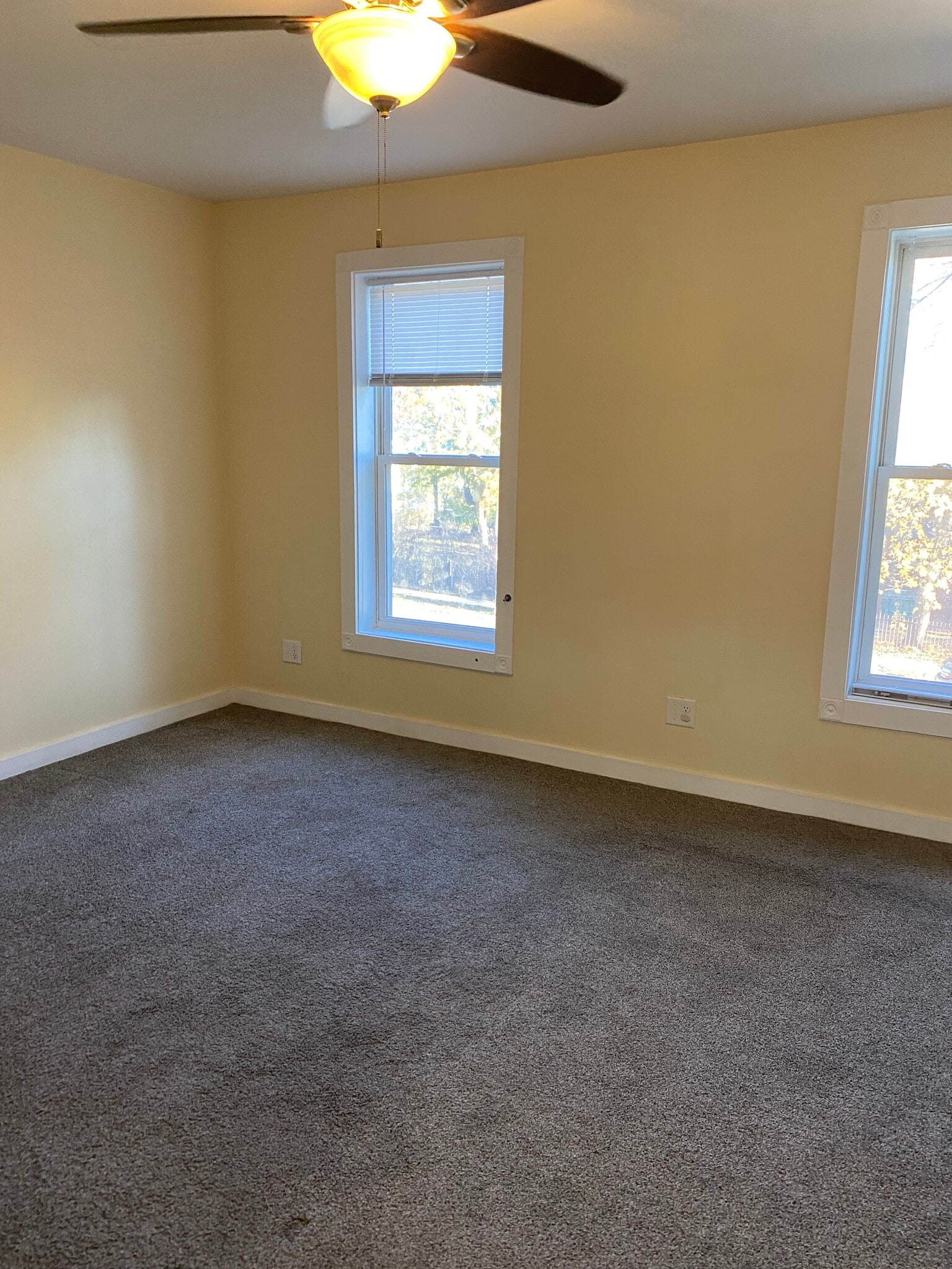 Building Photo - 1605 E 4th St