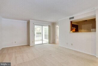 Building Photo - 1511 Lincoln Way