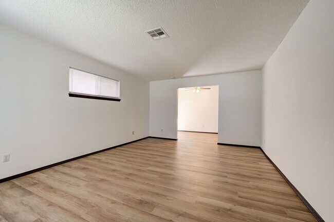 Building Photo - 924 SW 97th St
