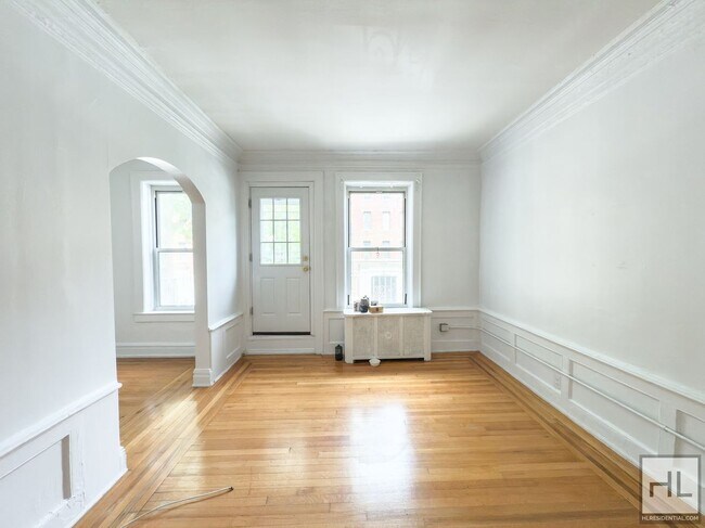 Primary Photo - Beautifully Renovated 3-Bedroom with Priva...