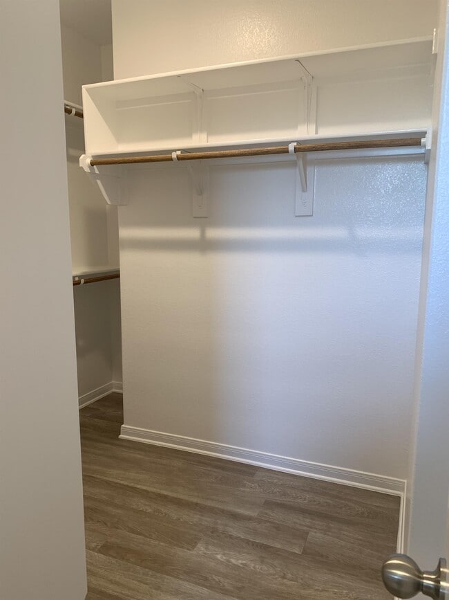 Building Photo - 1353 Aurora Grv Bnd