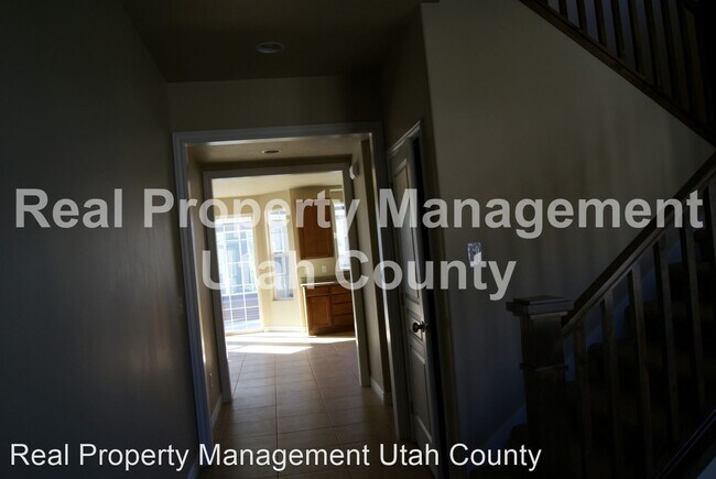 Building Photo - 4 br, 3 bath House - 636 S 2250 W