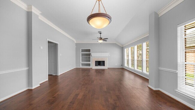 Building Photo - Welcome home to Alden Bridge, where comfort meets The Woodlands lifestyle!
