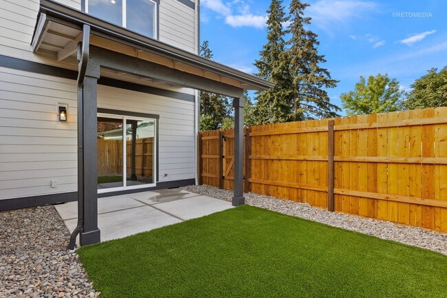 Building Photo - 4245 Verda Ln NE