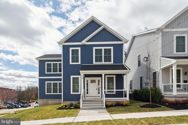 Building Photo - 48 Evergreen Ln