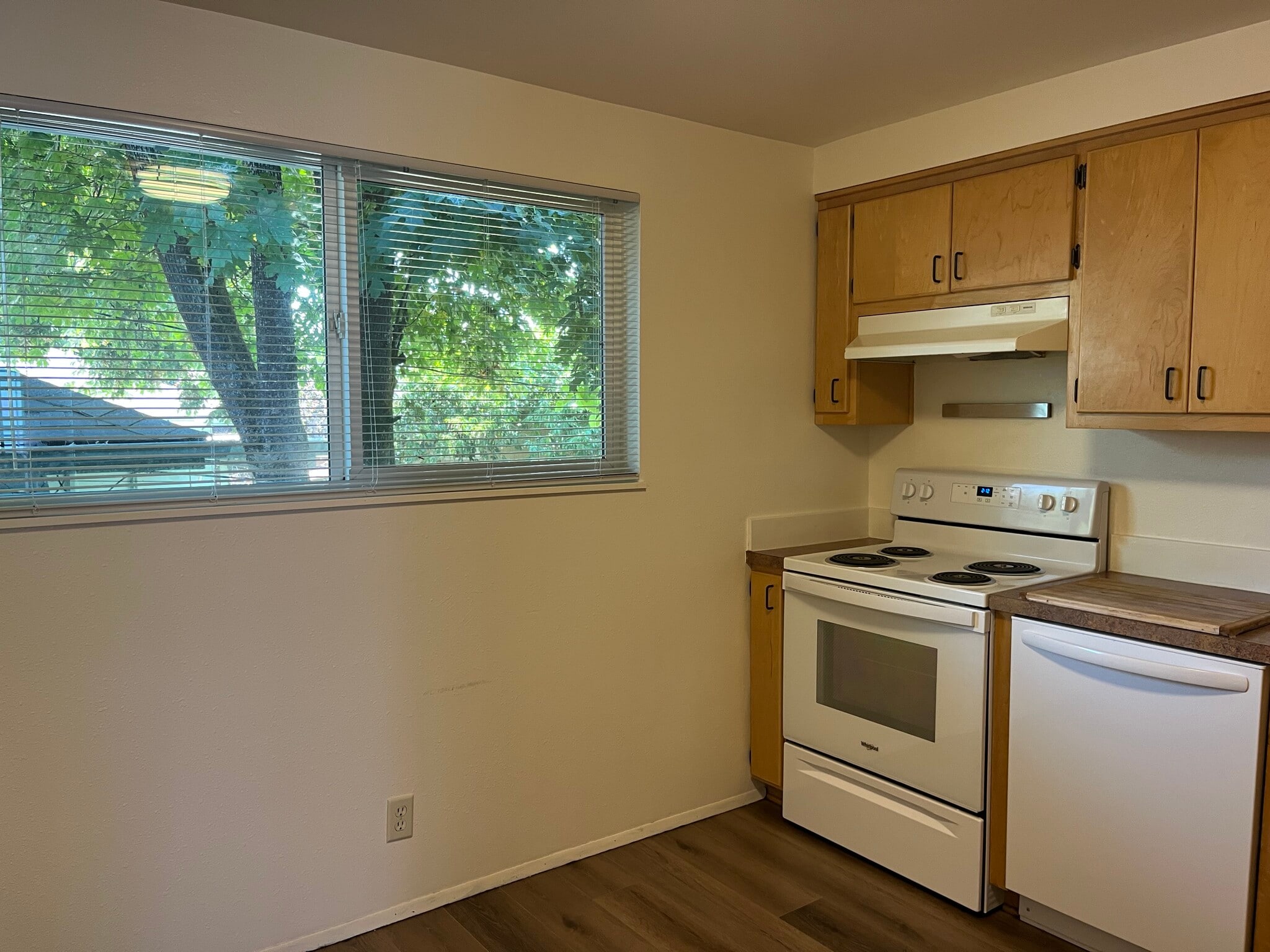 Kitchen - 1948 Harris St