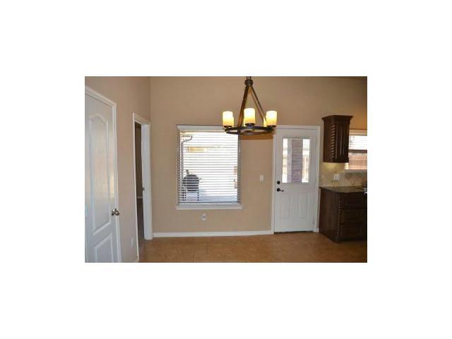 Building Photo - 3 Bed 2 Bath - Deer Creek Schools!