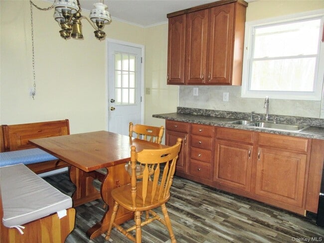 Building Photo - 18 Station Rd