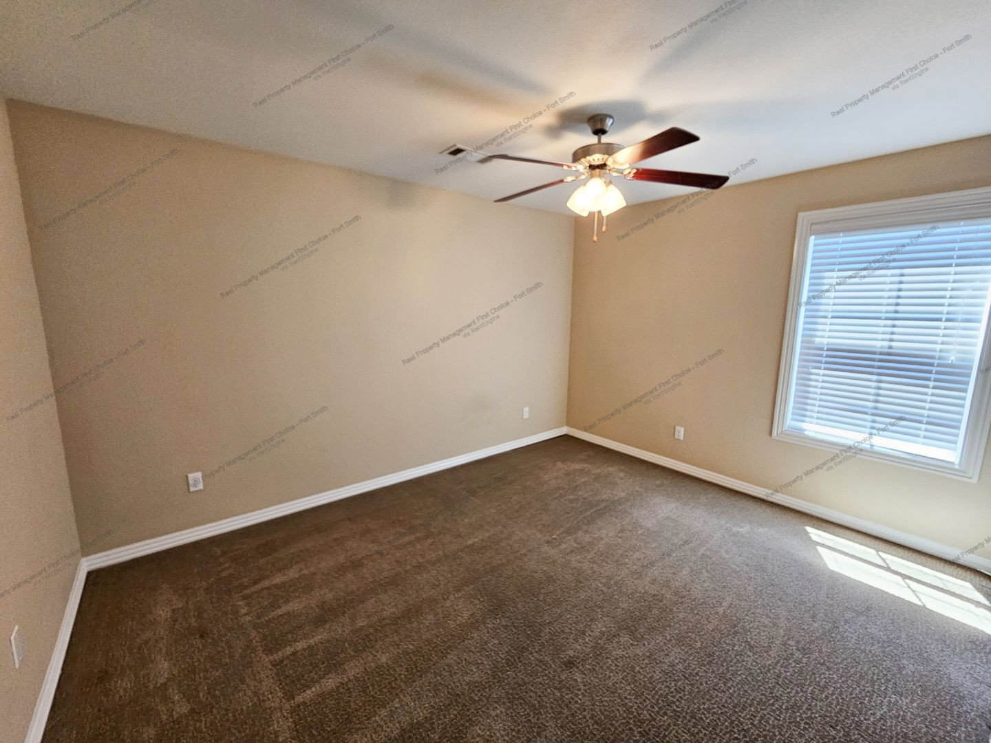 Building Photo - 9907 Landry Dr