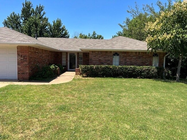 Primary Photo - 3821 Meadow Ln