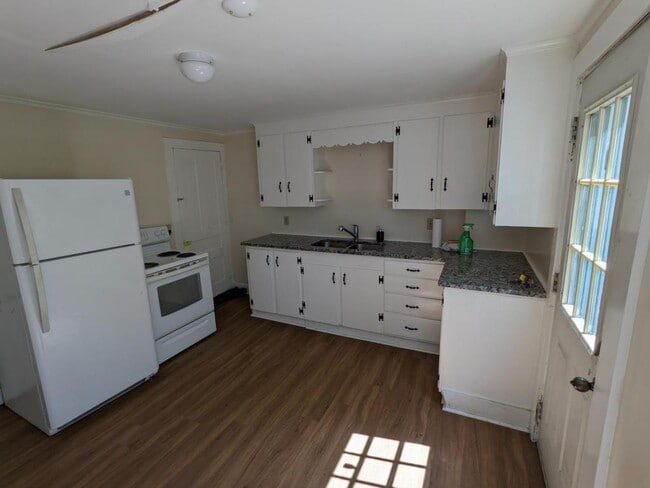 Primary Photo - 37 St Paul St