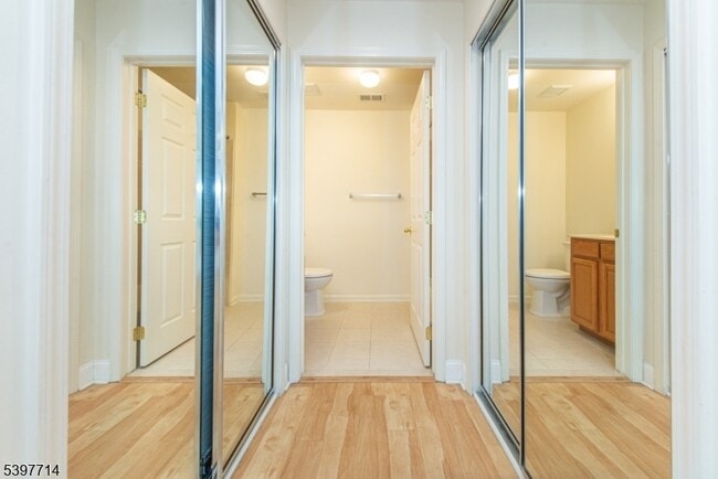 Building Photo - 3103 Peer Pl