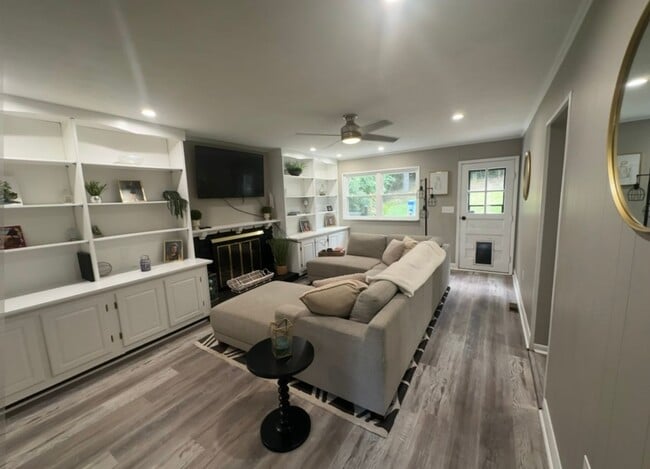 Building Photo - Spacious Single-Family Rental Home in Convenient Cincinnati Location