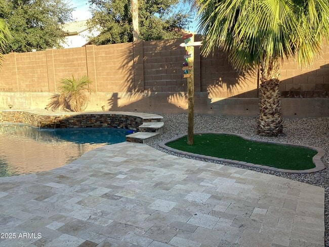 Building Photo - 18616 W Illini St