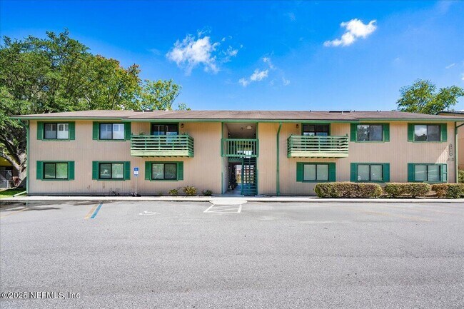 Primary Photo - 3765 Crown Point Rd