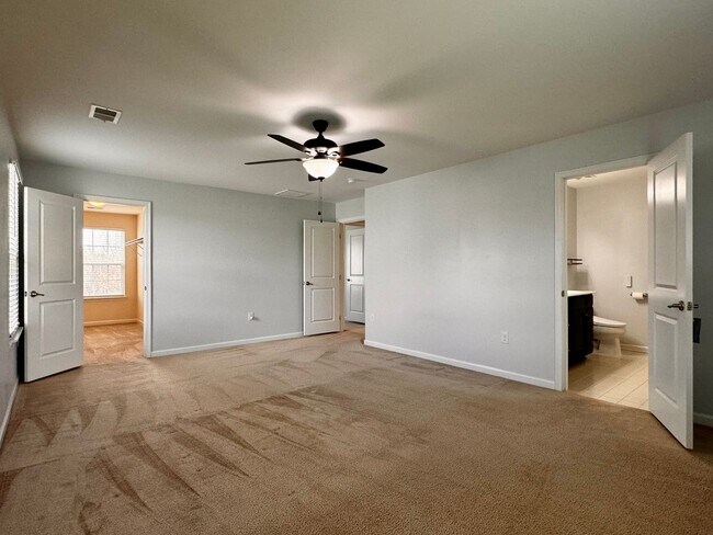 Building Photo - 145 Holly Hill Dr