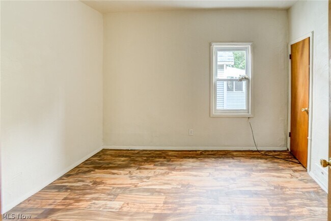 Building Photo - 3467 E 149th St