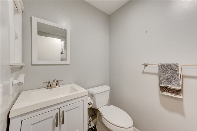 Building Photo - 7765 Saranac Pl