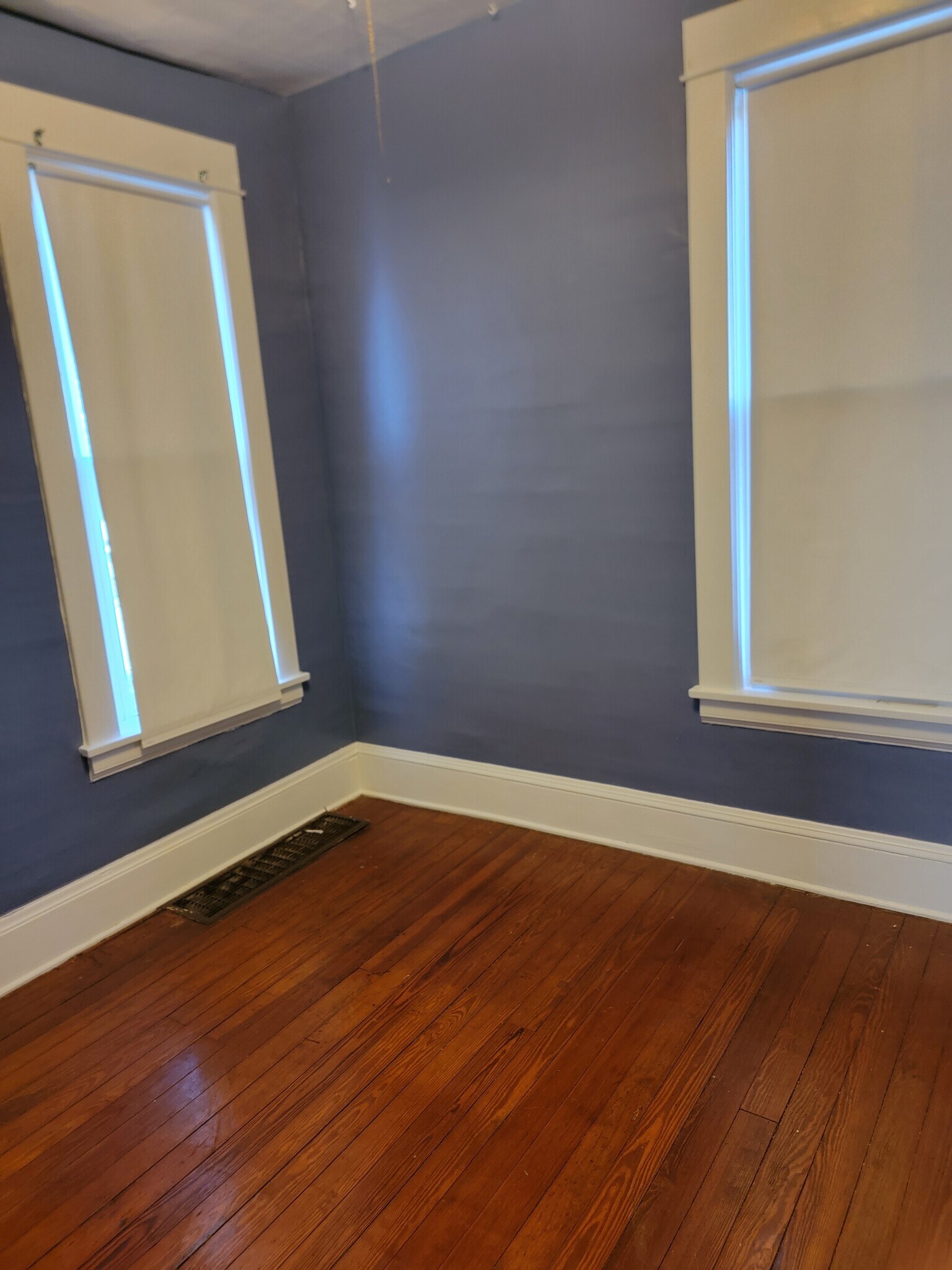 Building Photo - 106 Logan St