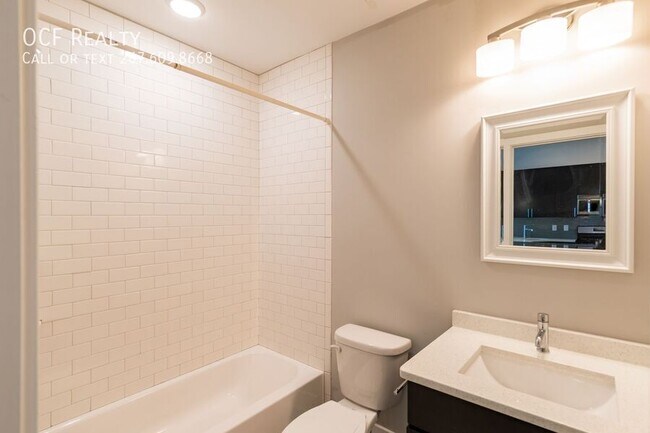 Building Photo - 1607 Catharine St