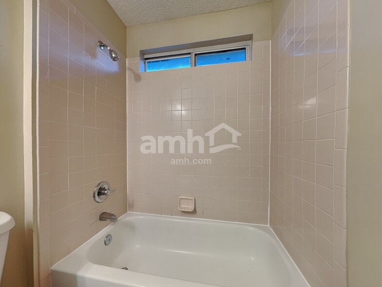 Building Photo - 96014 Sea Winds Dr