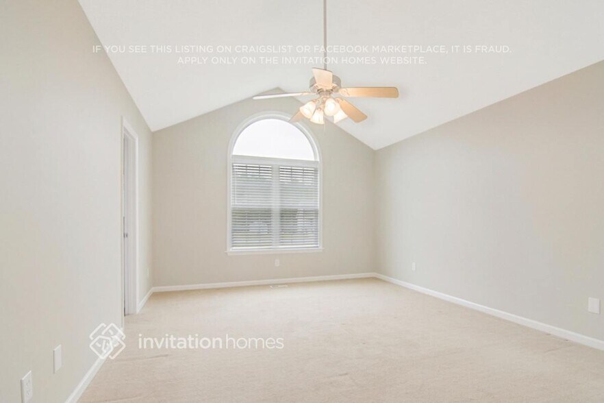 Building Photo - 386 Rosa Cir