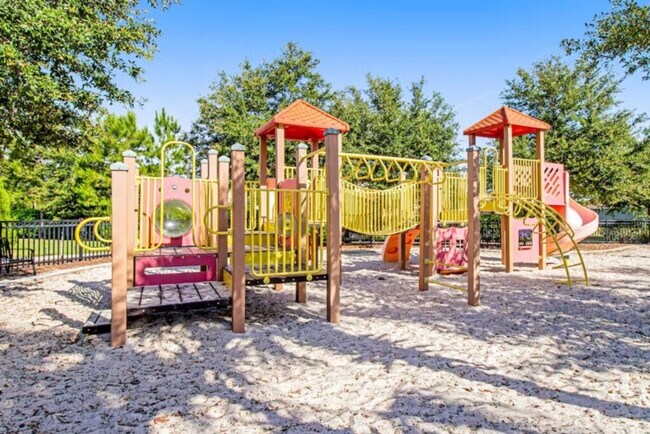 Building Photo - 5254 Wildwood Wy