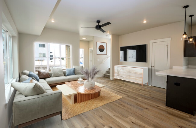 Spacious Living Room - The Grange