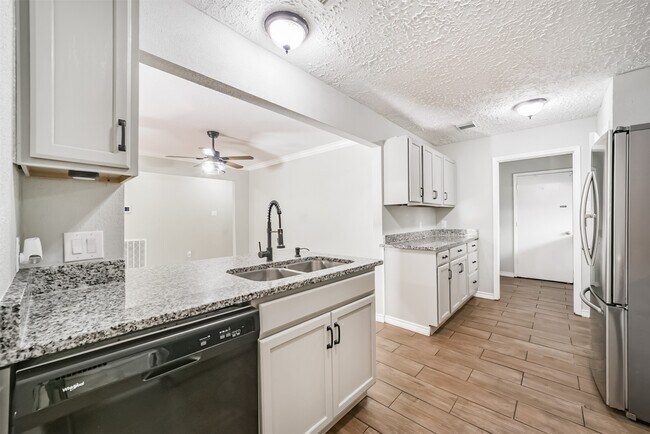 Building Photo - 22203 Fincastle Dr