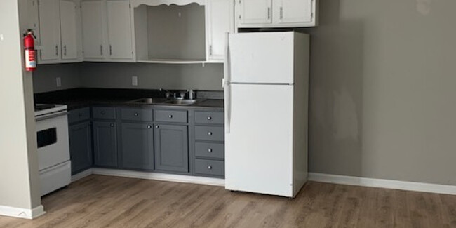 Primary Photo - Cedar Trace Apartment Homes