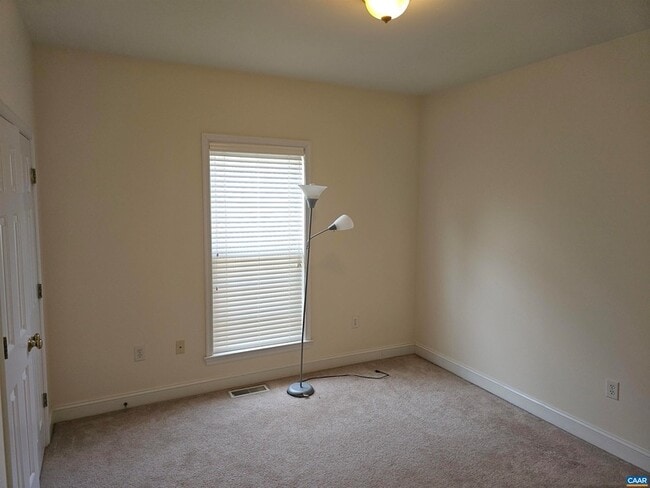 Building Photo - 134 Deerwood Dr