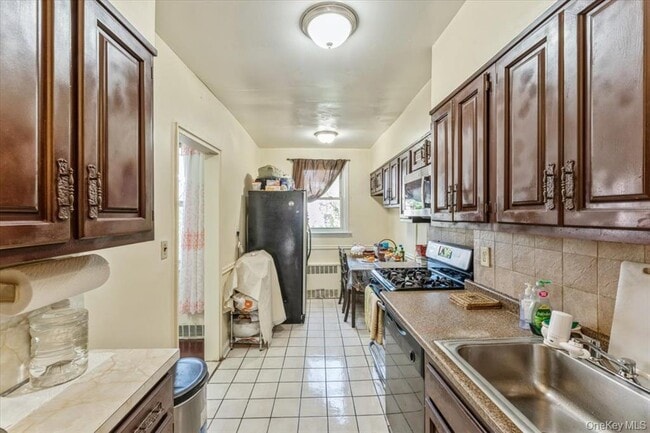 Building Photo - 88-07 208th St