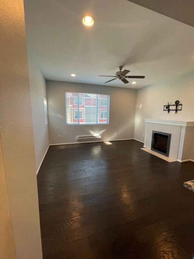 Building Photo - 3bd/3.5ba Bothell Townhouse
