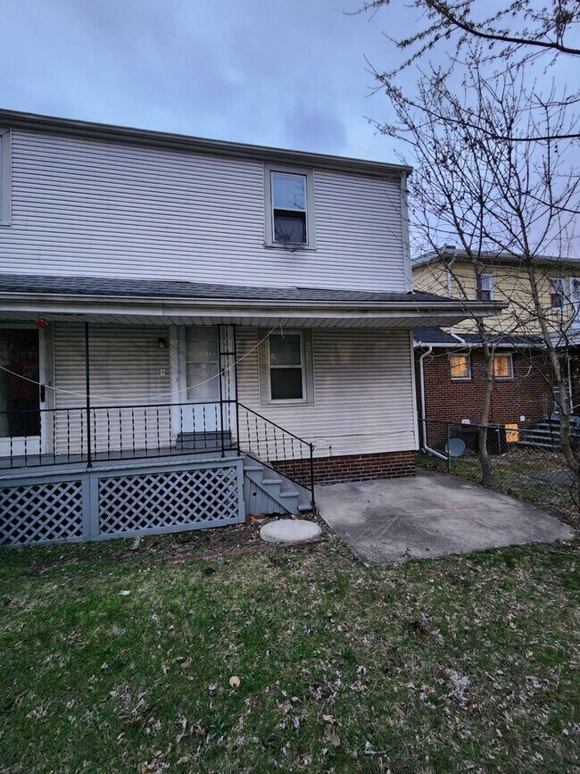 Building Photo - 4937 E 111th St