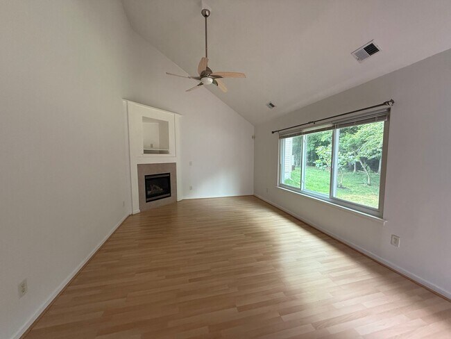 Building Photo - Single-Family home in the Springhill neighborhood off News Road in Williamsburg!