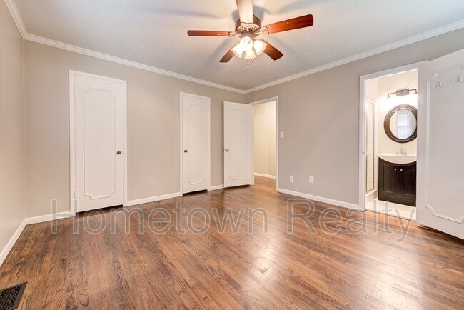 Building Photo - 2622 NW 42nd St