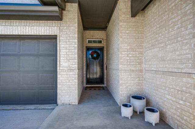 Building Photo - 513 Lakeway Ln