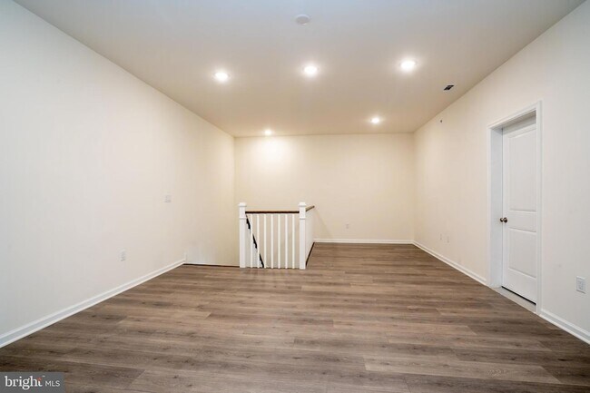 Building Photo - 3403 Jordan Dr