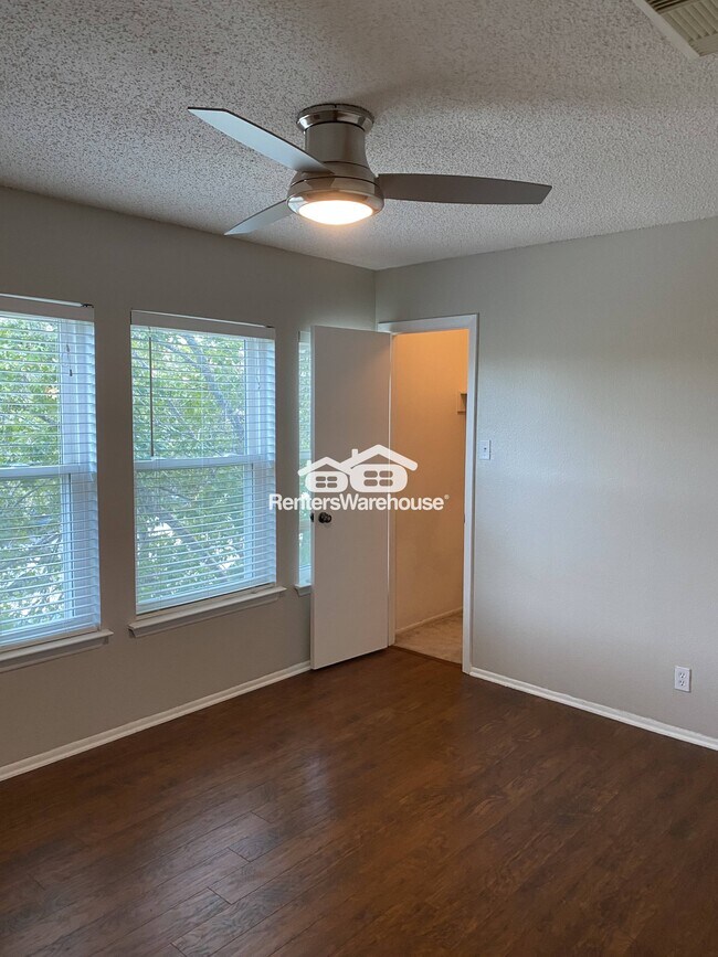 Building Photo - 2439 Karat Dr