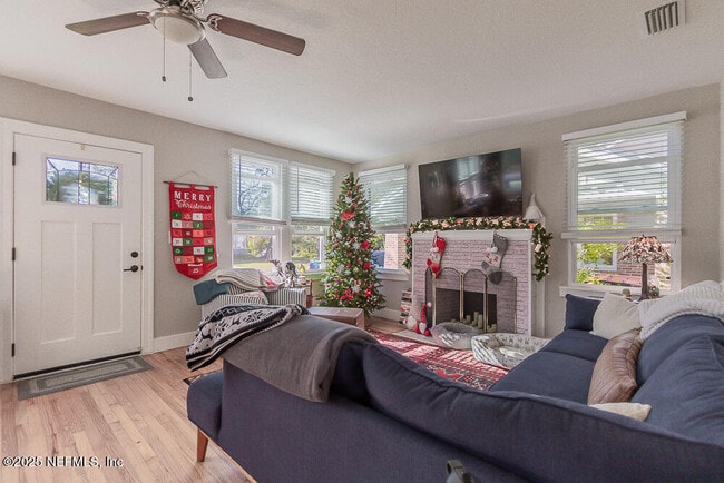 Building Photo - 909 Talbot Ave